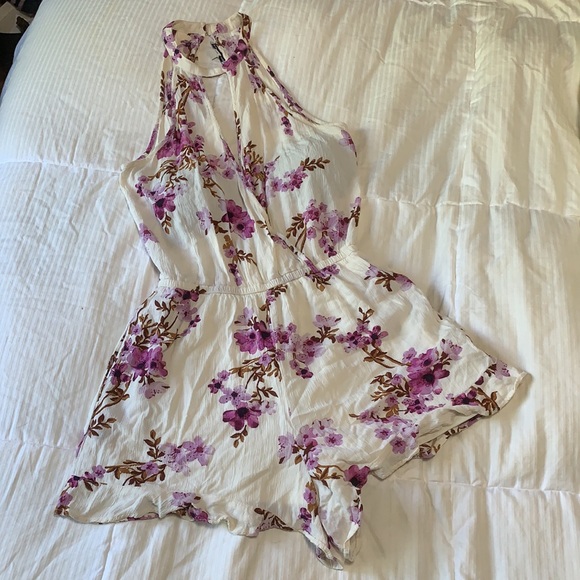 (2/$25) American Eagle Sm Floral Romper - Picture 11 of 11